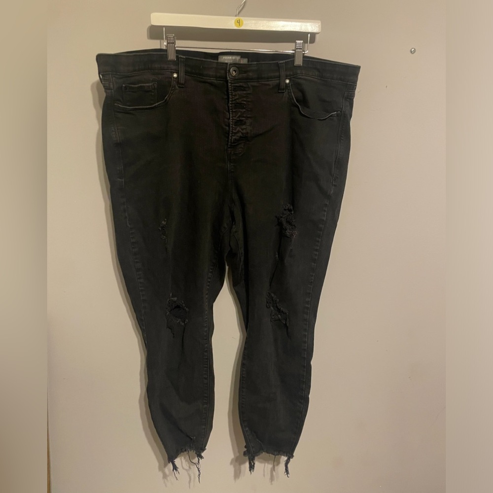 Torrid Black Sky High Skinny distressed cropped‎ plus size 26